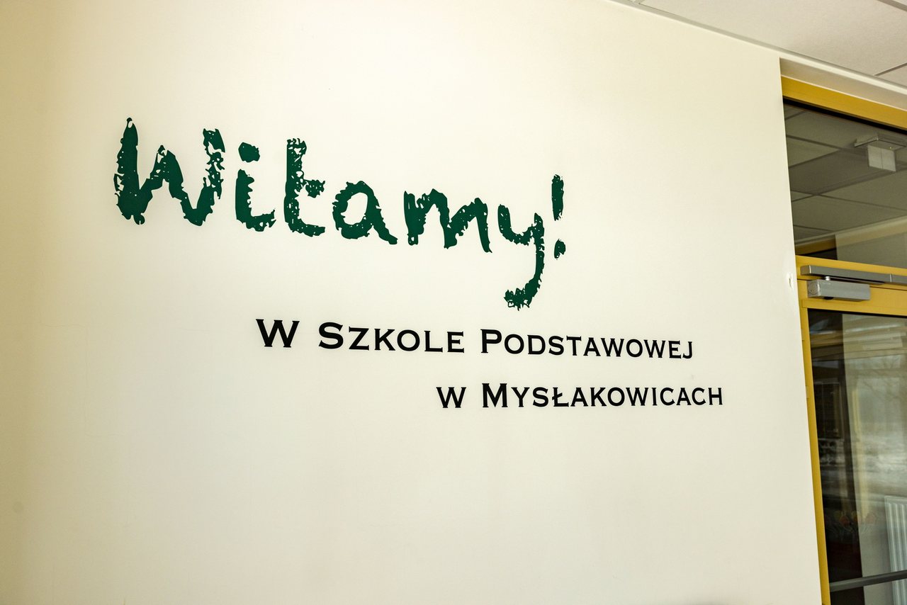 Budowa szkoły w Mysłakowicach zakończona