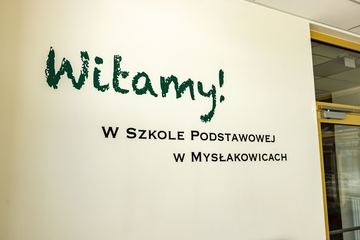Budowa szkoły w Mysłakowicach zakończona