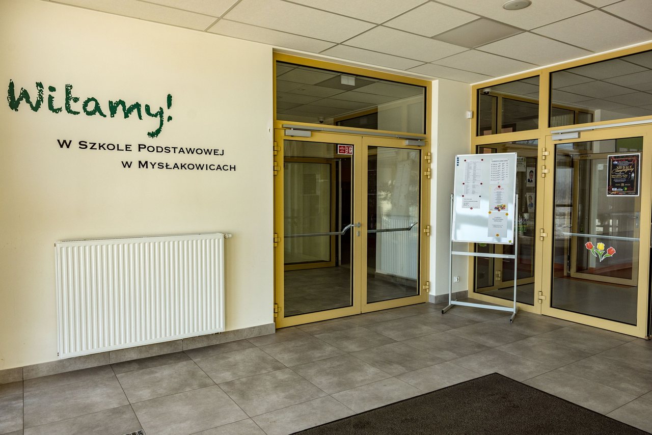 Budowa szkoły w Mysłakowicach zakończona