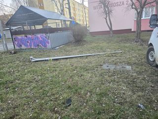 Skosił lampy