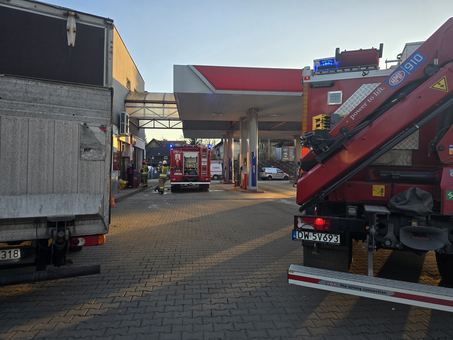 Gaz ulatniał się na stacji paliw