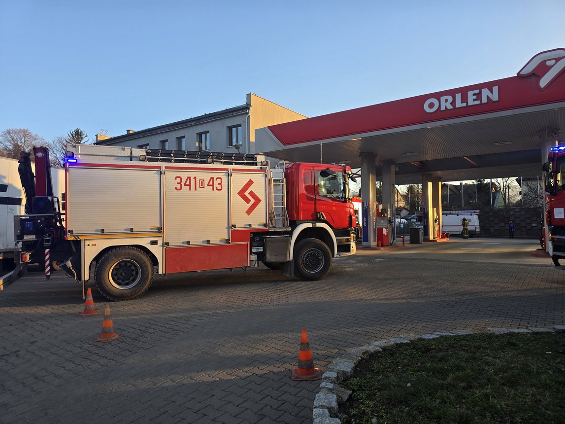 Gaz ulatniał się na stacji paliw