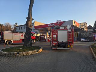 Gaz ulatniał się na stacji paliw