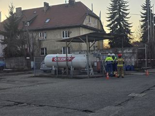 Gaz ulatniał się na stacji paliw