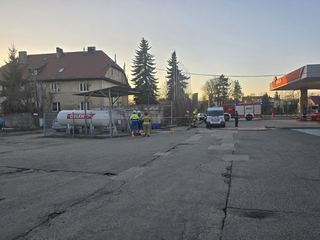 Gaz ulatniał się na stacji paliw