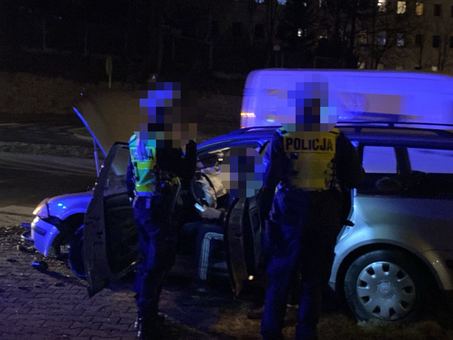 Pijany (2 prom.) rozbił się na Sobieskiego