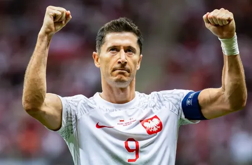 "Lewy" idzie na "setkę"