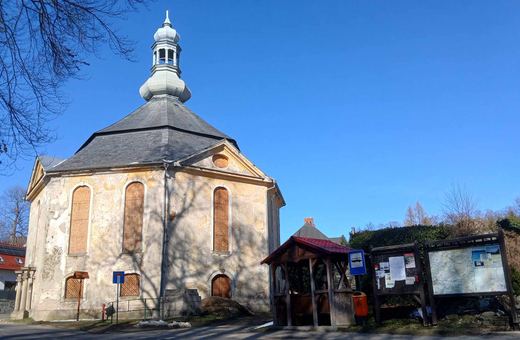 Komarno – nietypowy kościół w sercu wioski