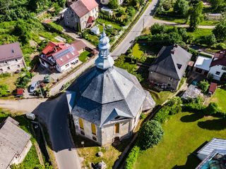 Komarno – nietypowy kościół w sercu wioski