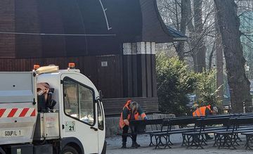 Wiosenne sprzątanie w cieplickich parkach