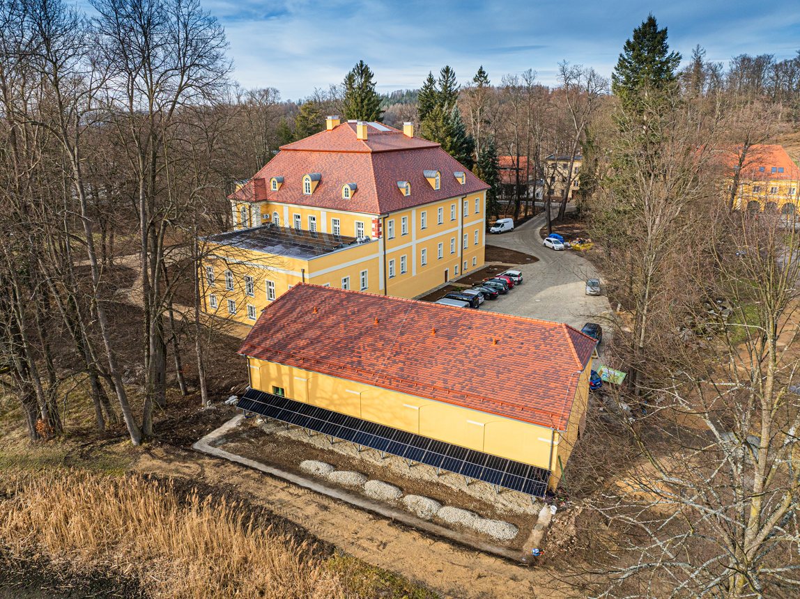 Zjawiskowy pałac w Bukowcu