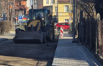 Kładą asfalt na Grabowskiego