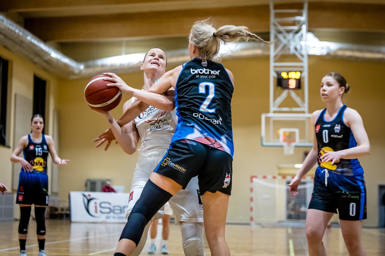Efektowny triumf na start batalii o ekstraklasę