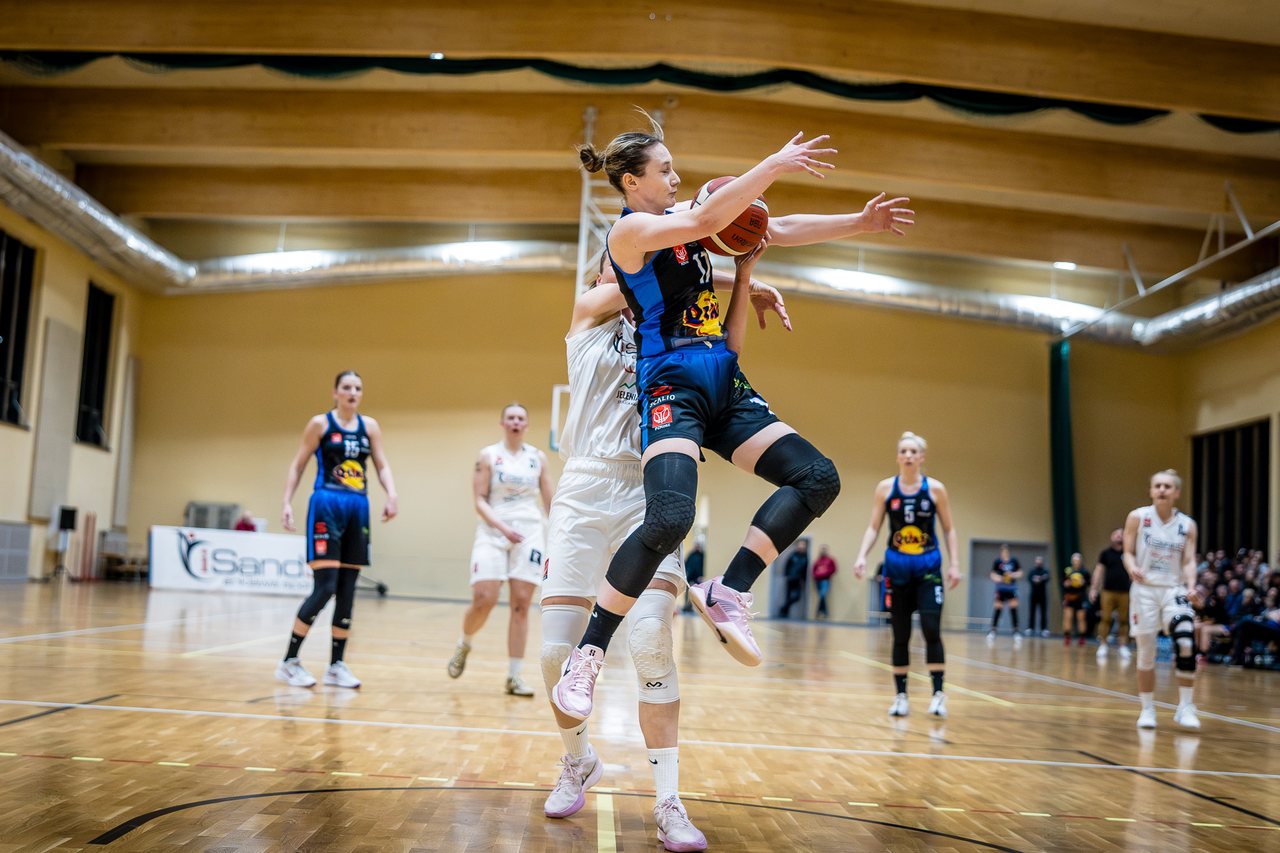 Efektowny triumf na start batalii o ekstraklasę