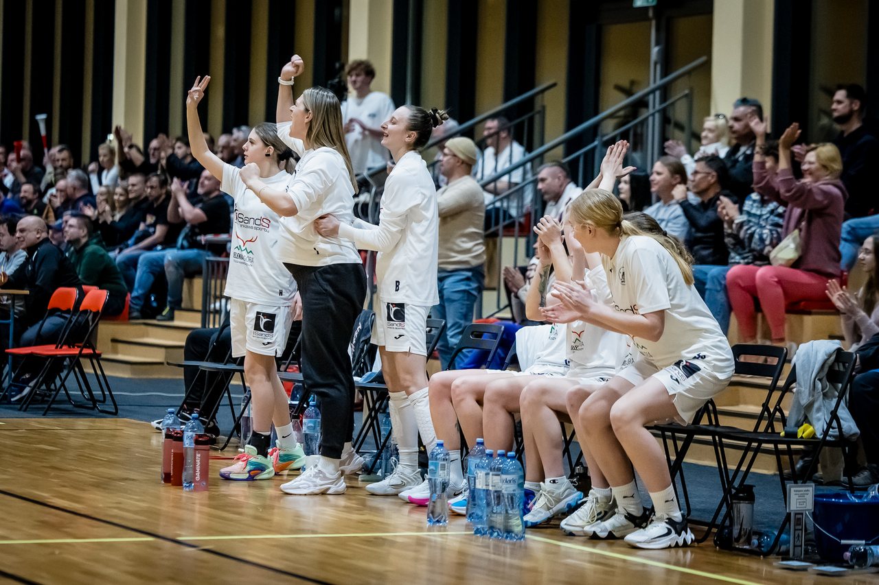 Efektowny triumf na start batalii o ekstraklasę