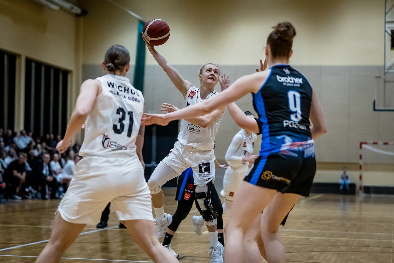 Efektowny triumf na start batalii o ekstraklasę