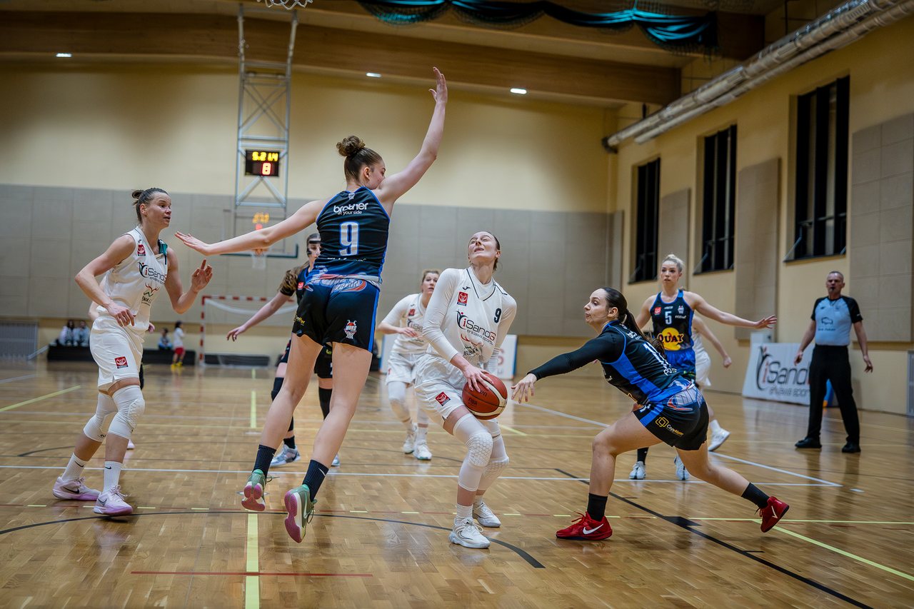 Efektowny triumf na start batalii o ekstraklasę
