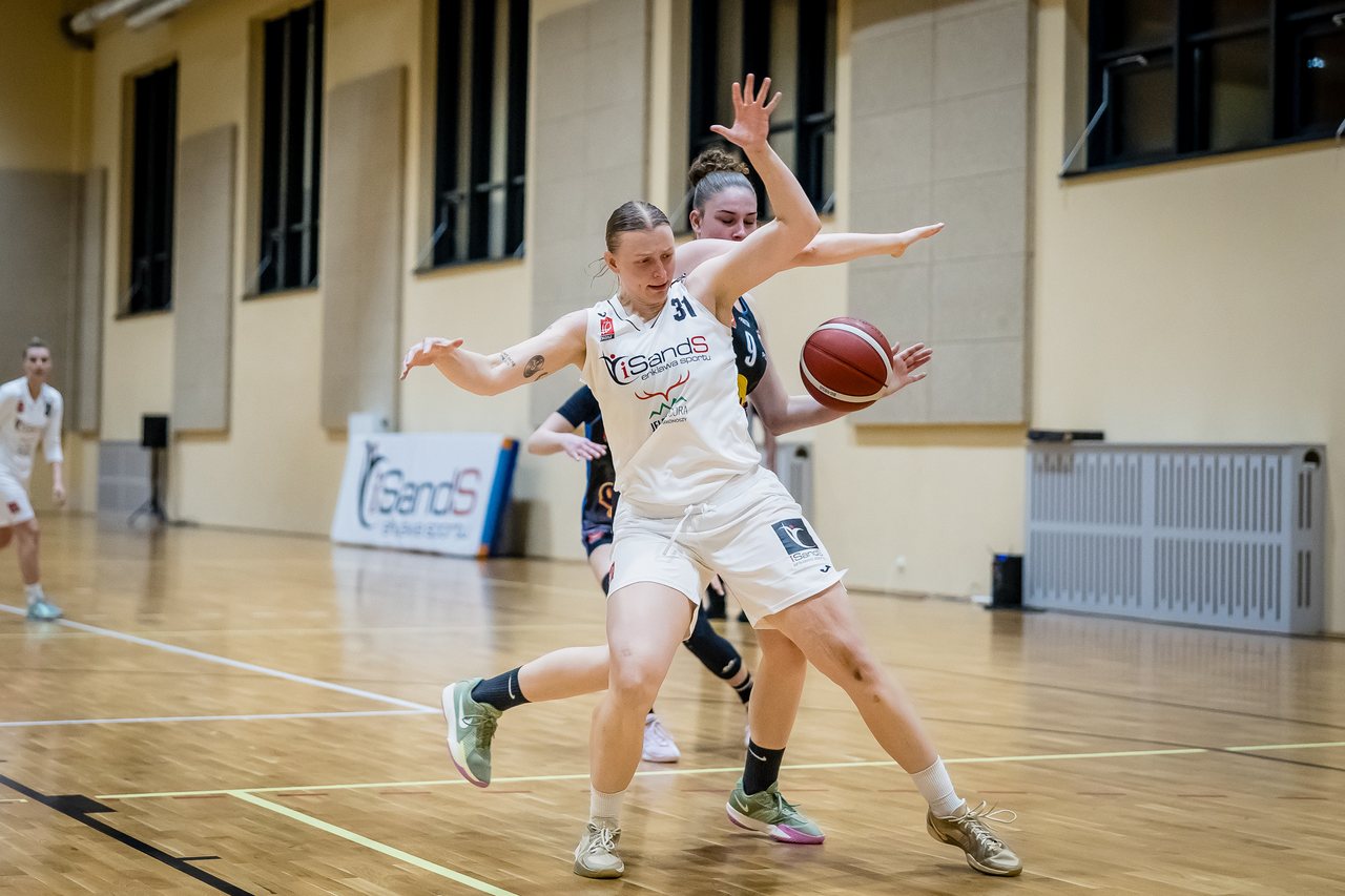 Efektowny triumf na start batalii o ekstraklasę