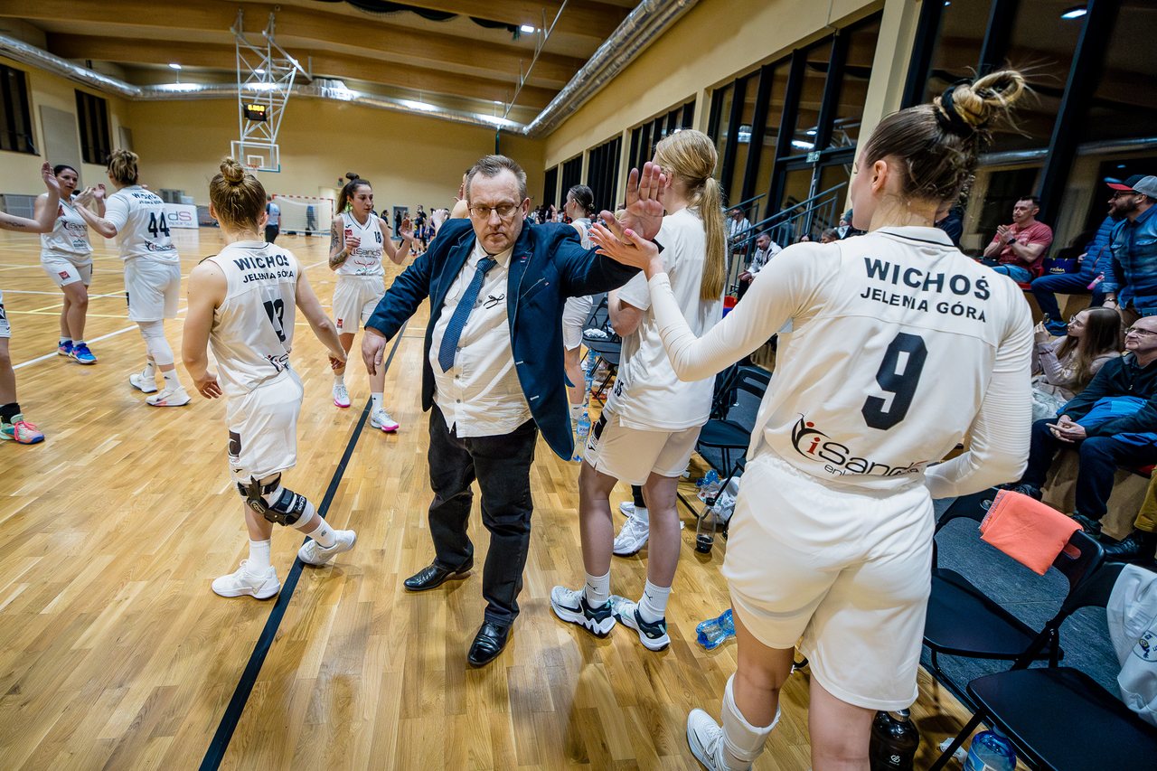 Efektowny triumf na start batalii o ekstraklasę