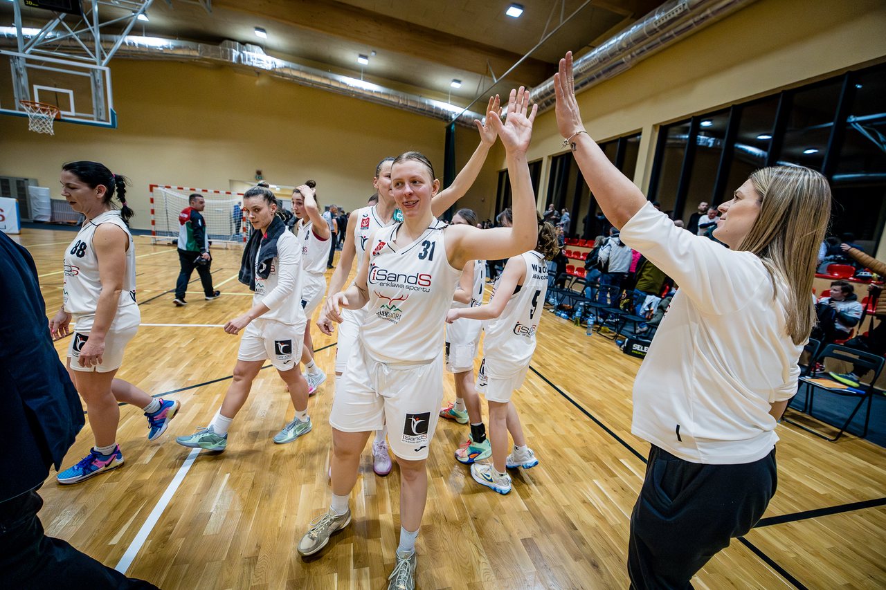 Efektowny triumf na start batalii o ekstraklasę