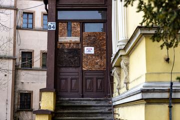 Niszczeją budynki po RUCH–u w Jeleniej Górze