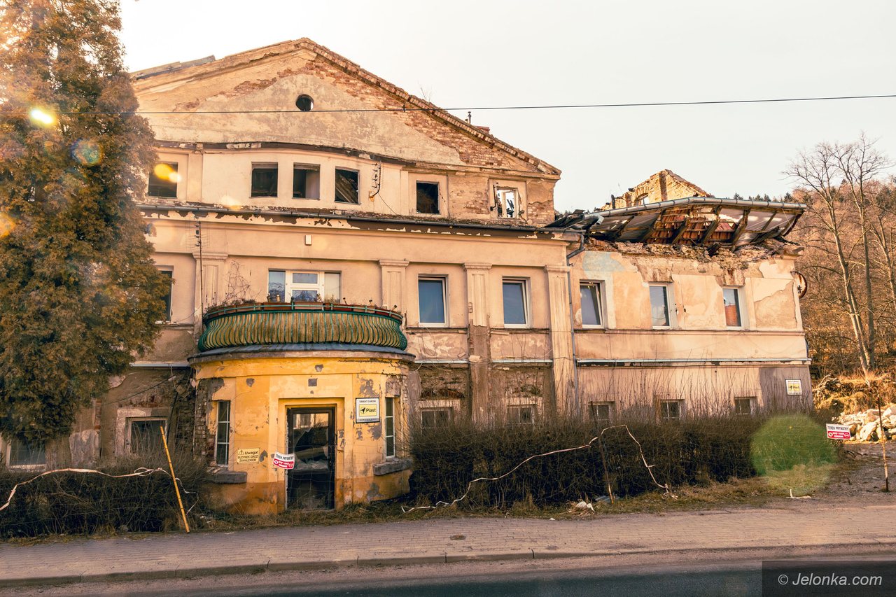 Rozebrać czy odbudować?