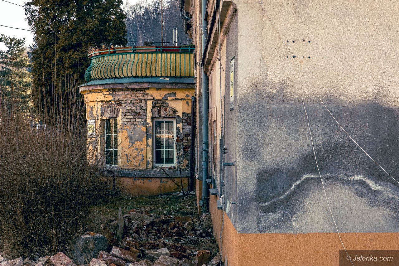 Rozebrać czy odbudować?