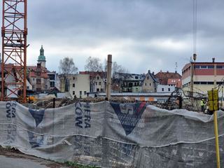 Na Poznańskiej budują apartamentowiec