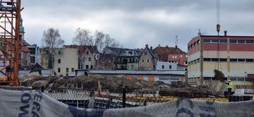 Na Poznańskiej budują apartamentowiec