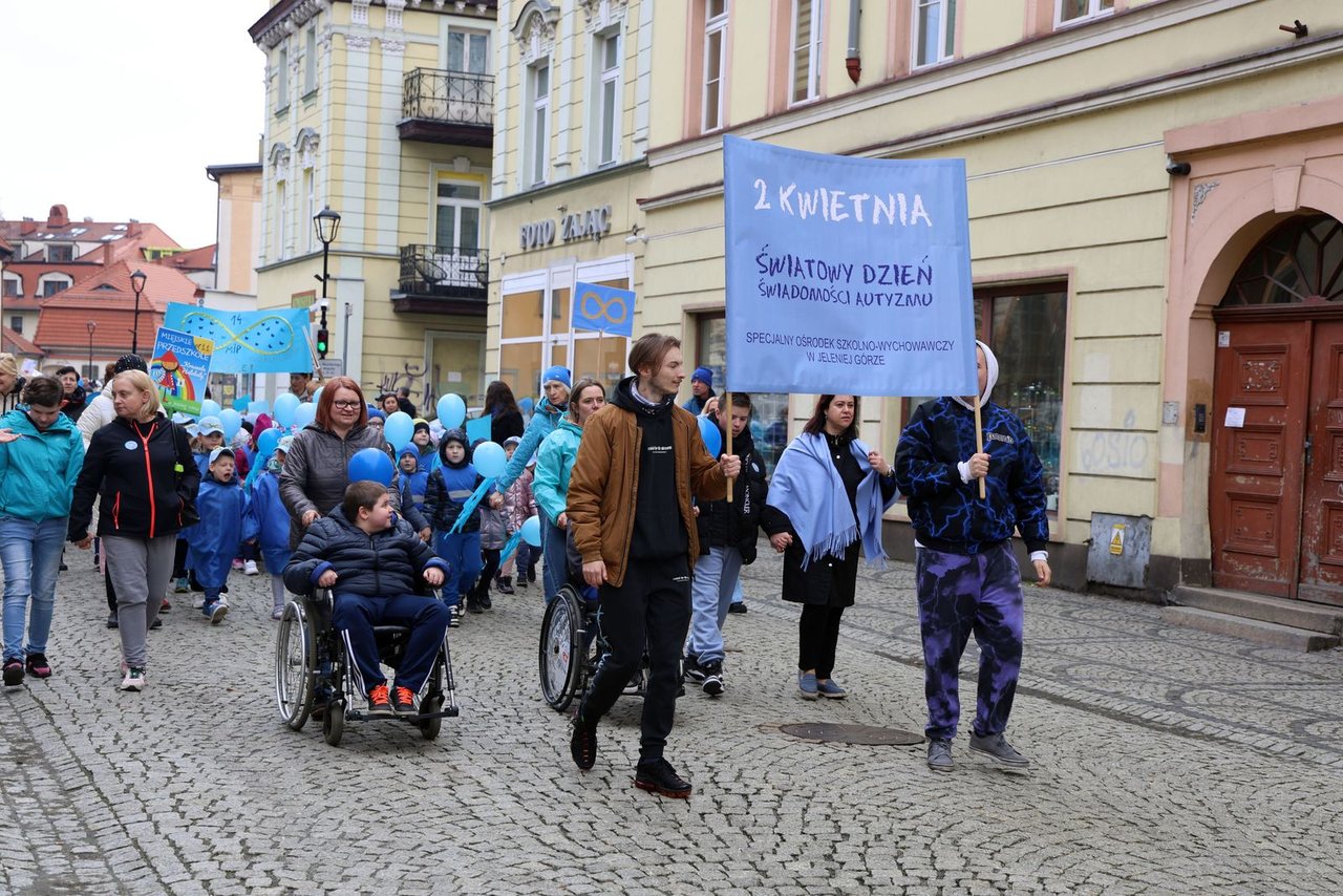 Marsz na Dzień Świadomości Autyzmu