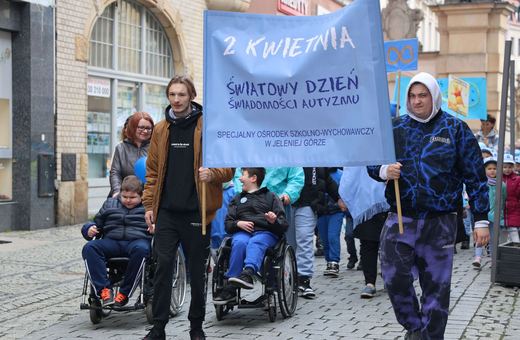 Marsz na Dzień Świadomości Autyzmu