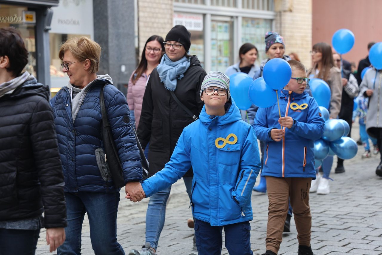 Marsz na Dzień Świadomości Autyzmu