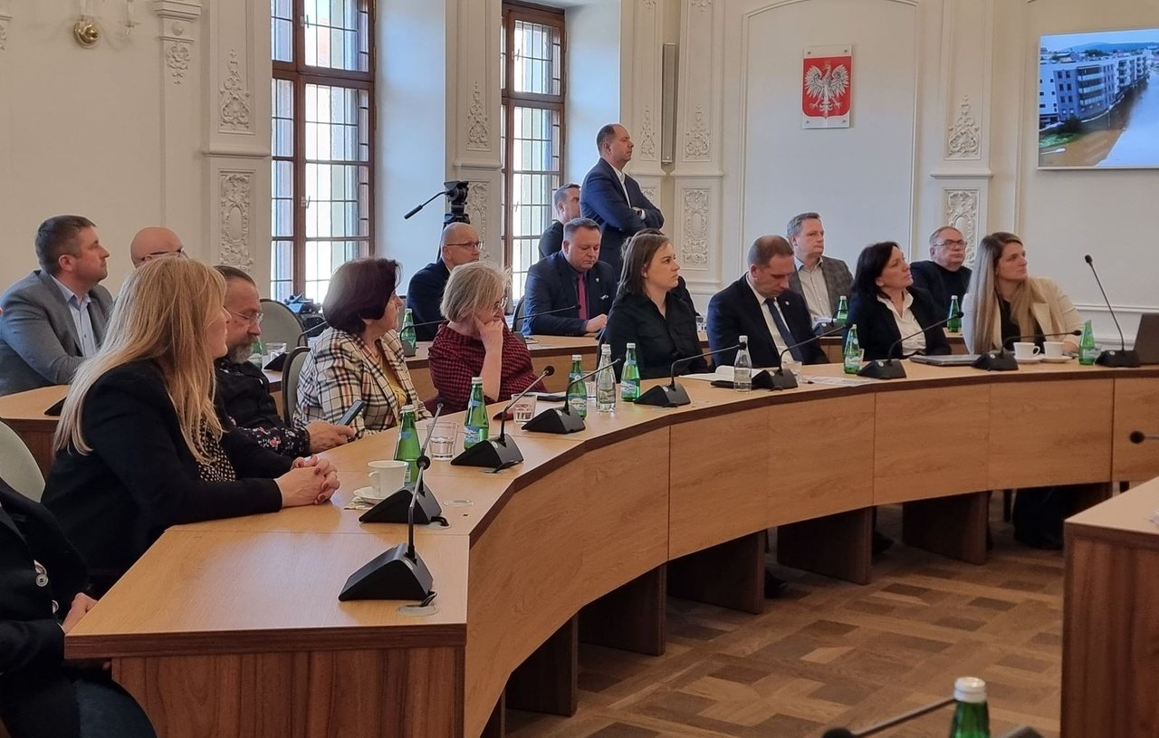 Wojewoda zapewnia o pomocy popowodziowej dla samorządów
