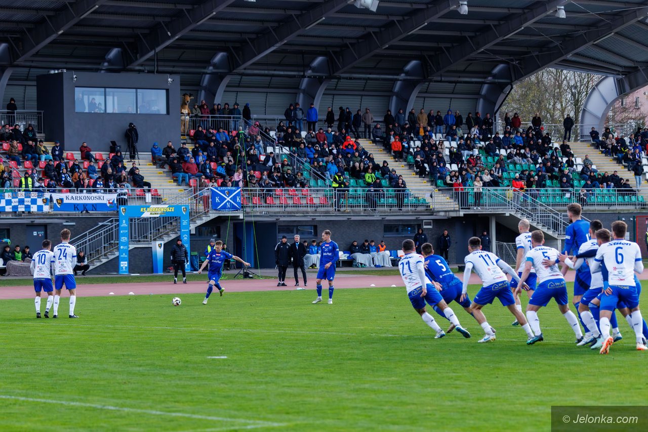 Ostry doping obu obozów przy Złotniczej