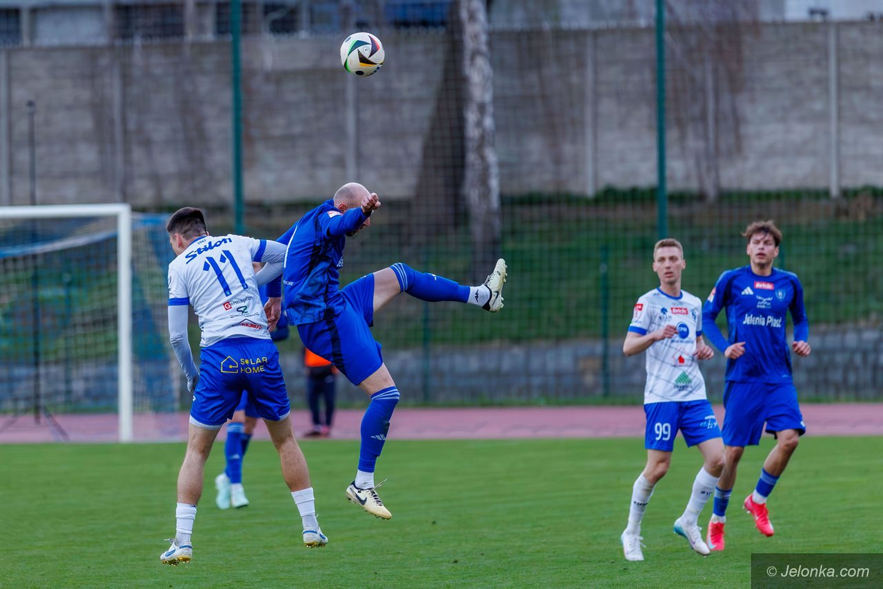 Ostry doping obu obozów przy Złotniczej