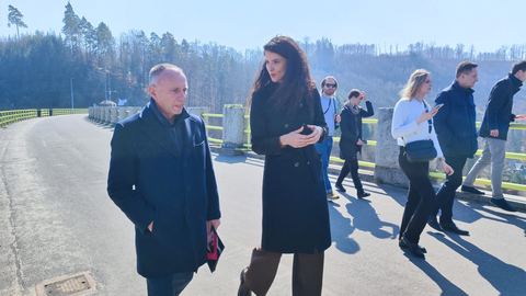 Wojewoda pomaga Jeleniej Górze
