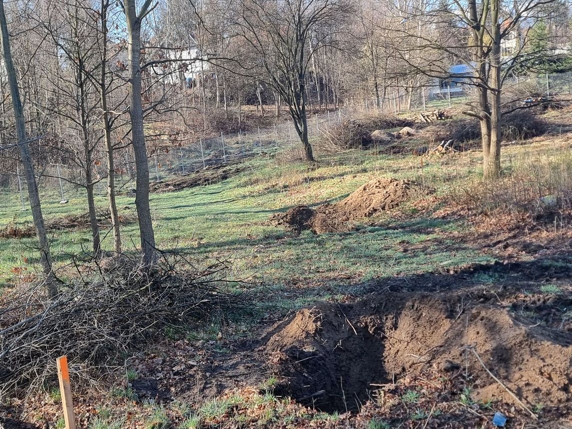 Ruch na działce pod domy komunalne