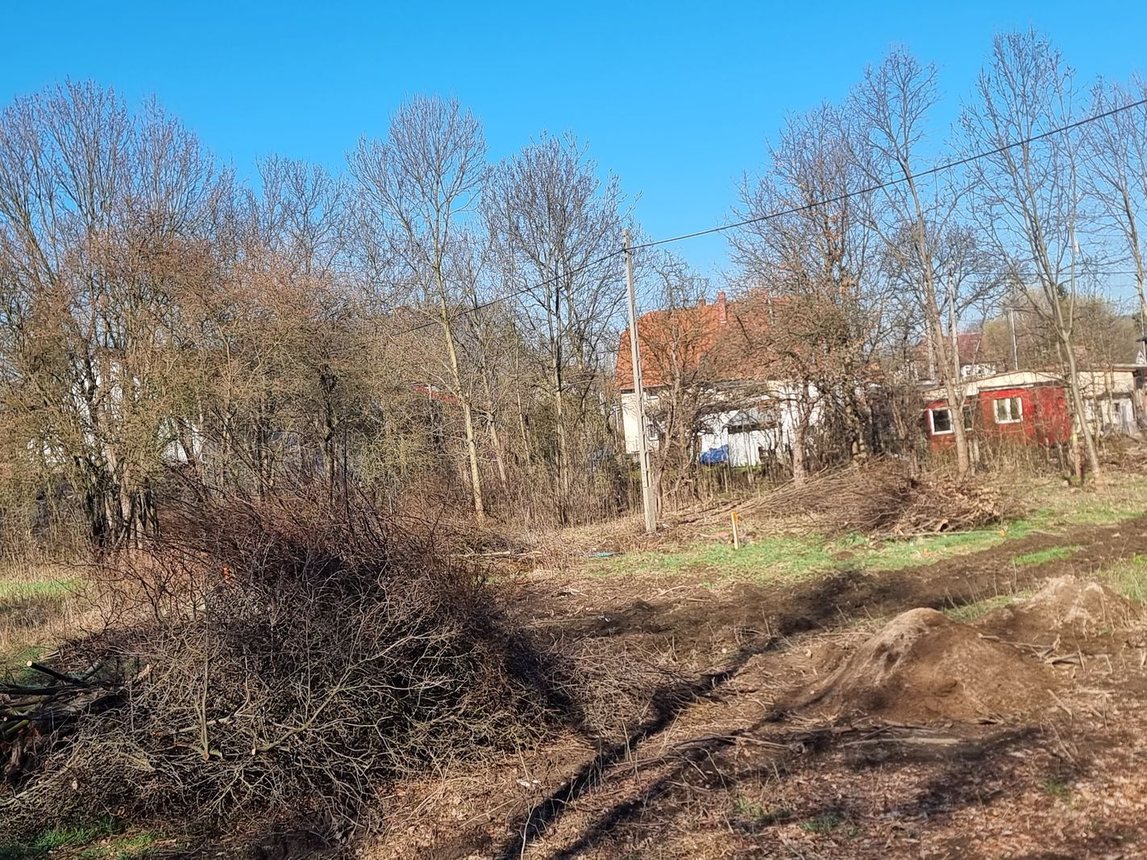 Ruch na działce pod domy komunalne