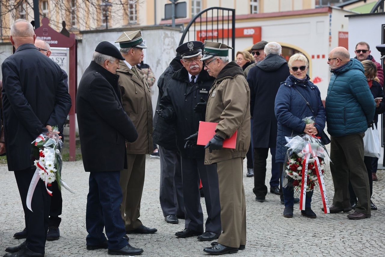 Jeleniogórzanie pamiętają o prezydencie i pośle
