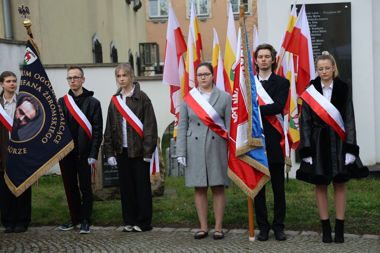 Jeleniogórzanie pamiętają o prezydencie i pośle