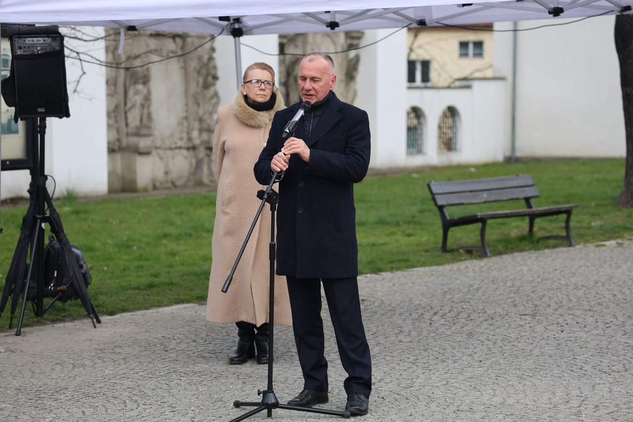 Jeleniogórzanie pamiętają o prezydencie i pośle