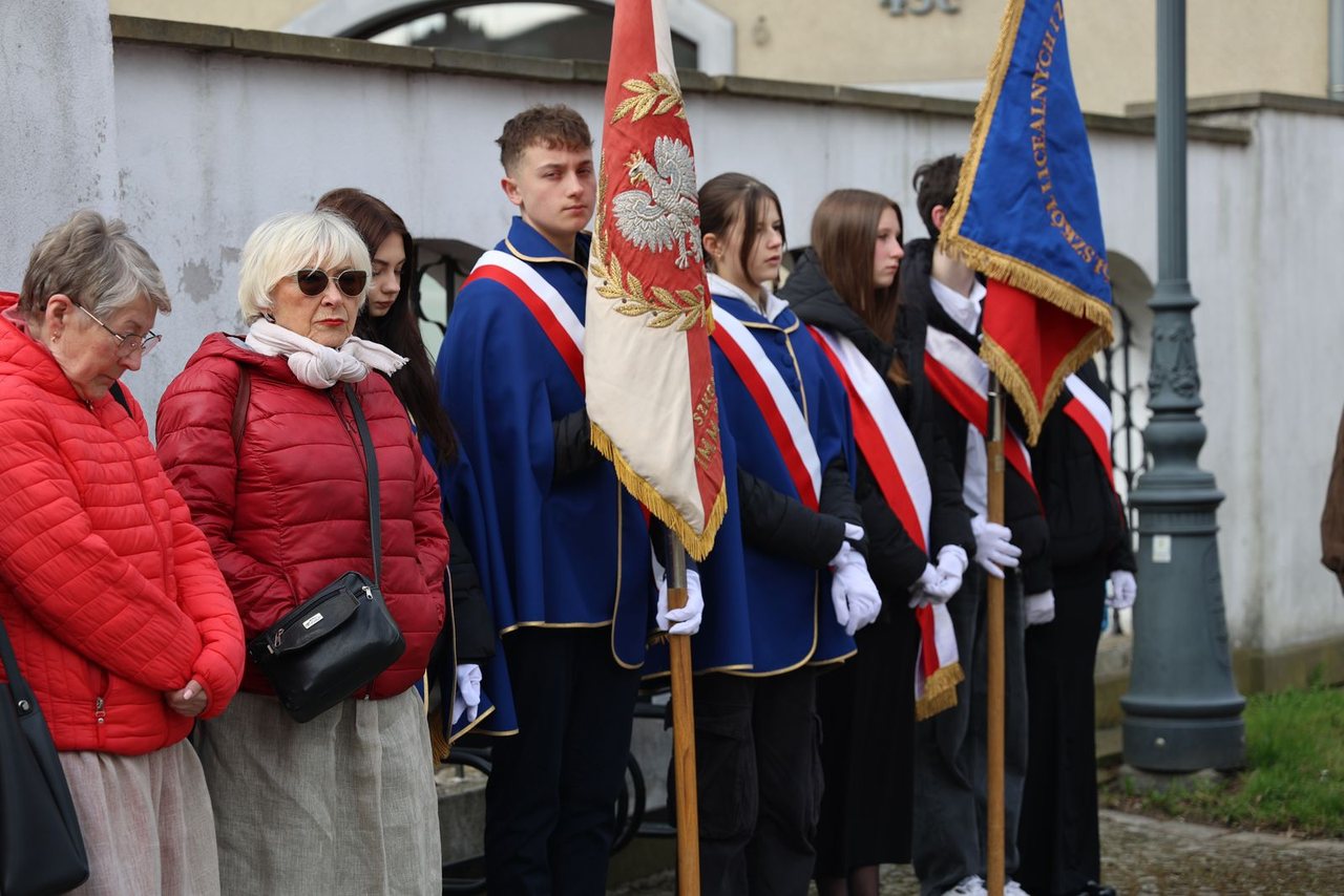 Jeleniogórzanie pamiętają o prezydencie i pośle