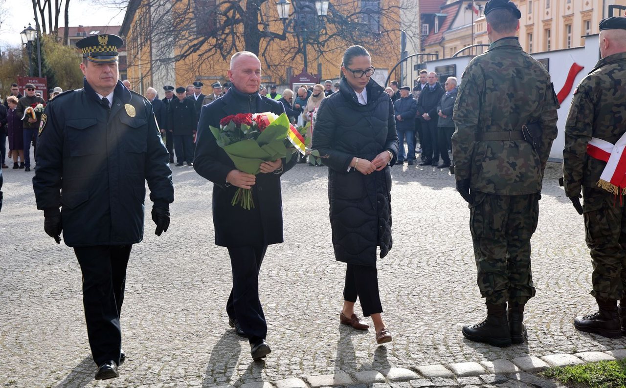 Jeleniogórzanie pamiętają o prezydencie i pośle