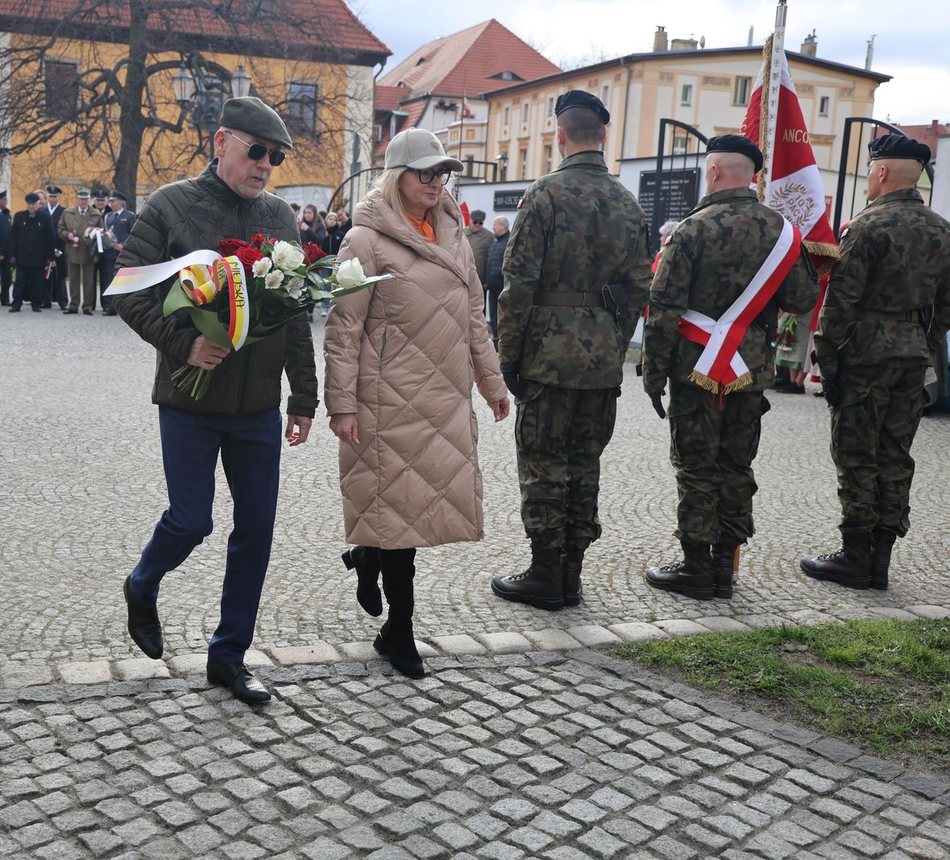 Jeleniogórzanie pamiętają o prezydencie i pośle