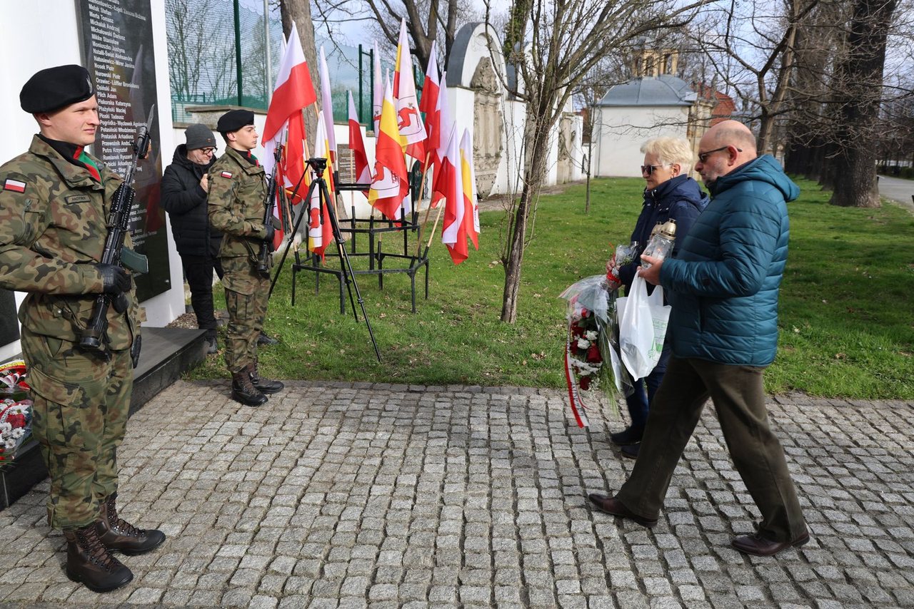 Jeleniogórzanie pamiętają o prezydencie i pośle