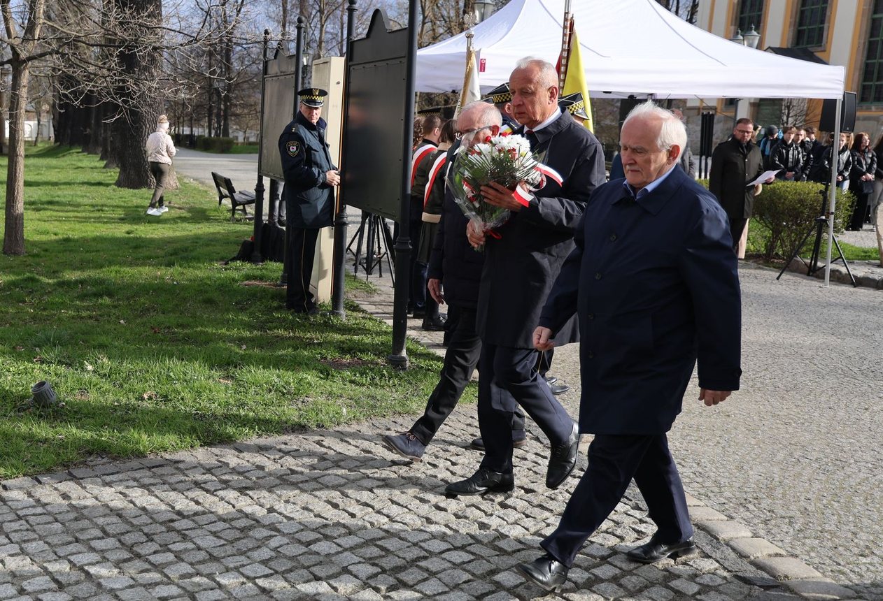Jeleniogórzanie pamiętają o prezydencie i pośle