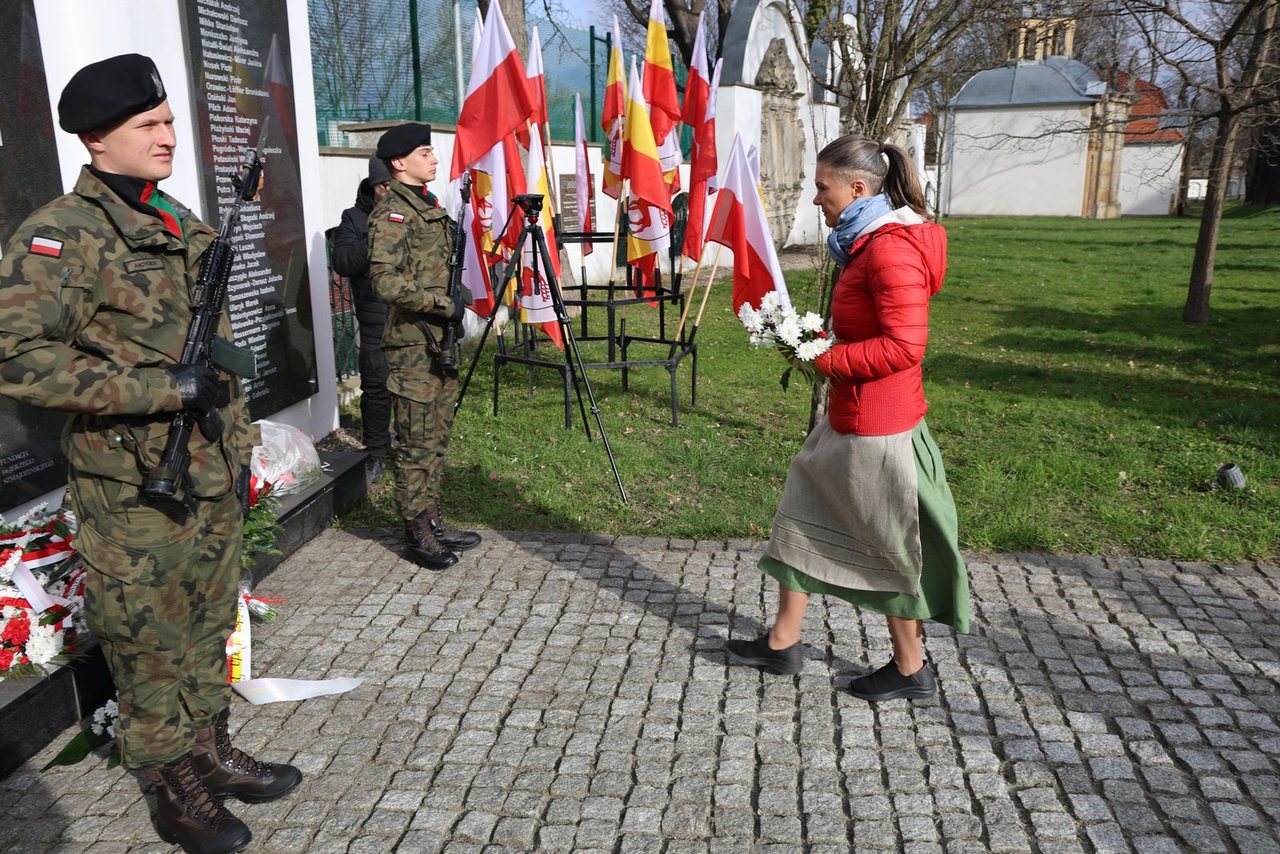 Jeleniogórzanie pamiętają o prezydencie i pośle