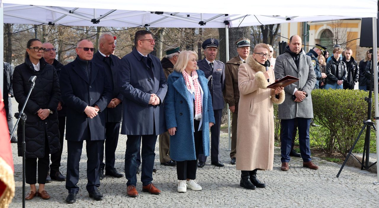 Jeleniogórzanie pamiętają o prezydencie i pośle