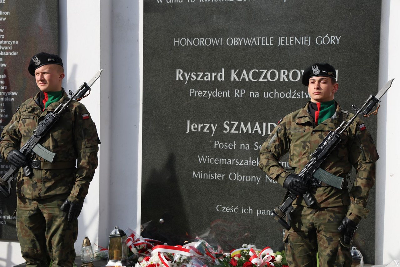 Jeleniogórzanie pamiętają o prezydencie i pośle