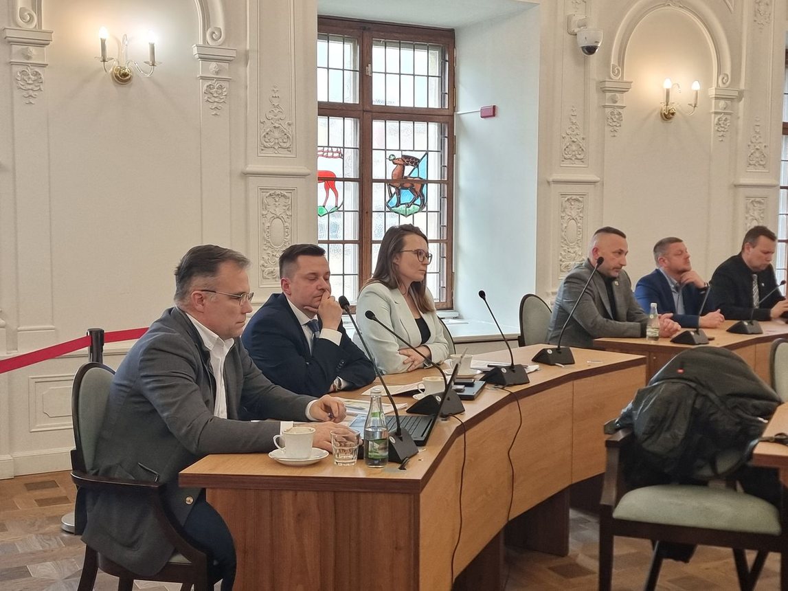 Poselska komisja debatowała o powodzi